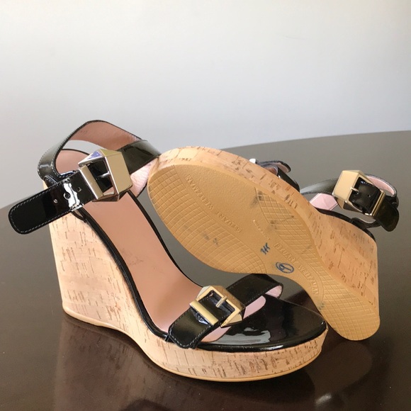 Glossy black Stuart Weitzman Alex crochet 9M wedge - Picture 2 of 8